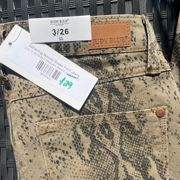 Judy Blue snake skin print skinny jeans NWT - Picture 2 of 5